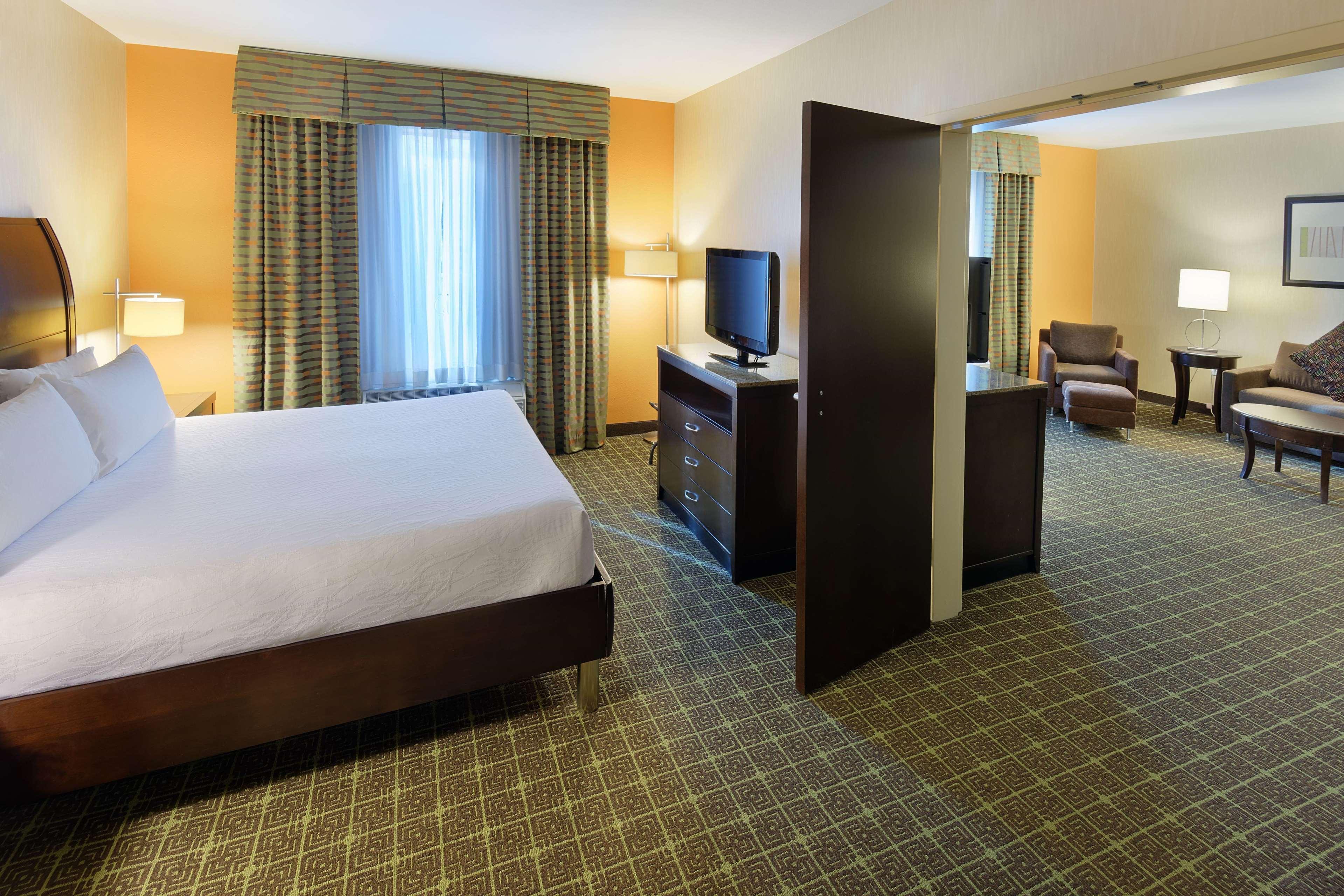 Hilton Garden Inn Springfield Exterior foto