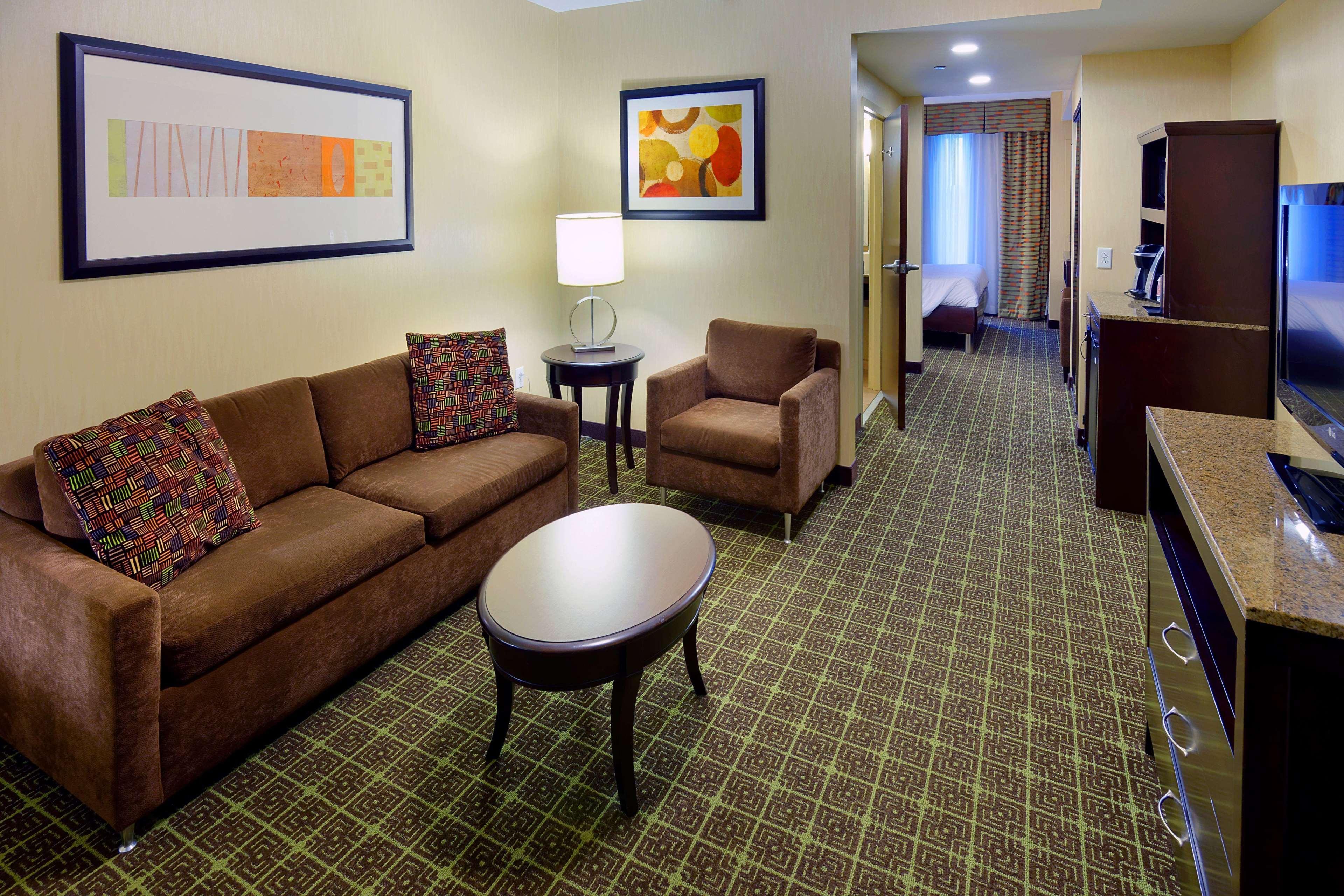 Hilton Garden Inn Springfield Exterior foto
