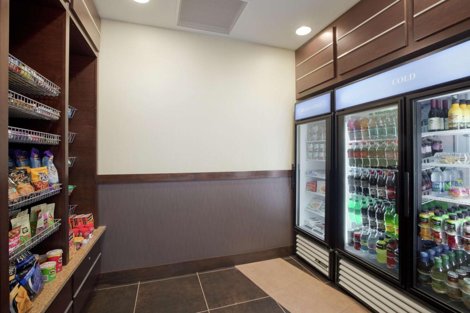Hilton Garden Inn Springfield Exterior foto