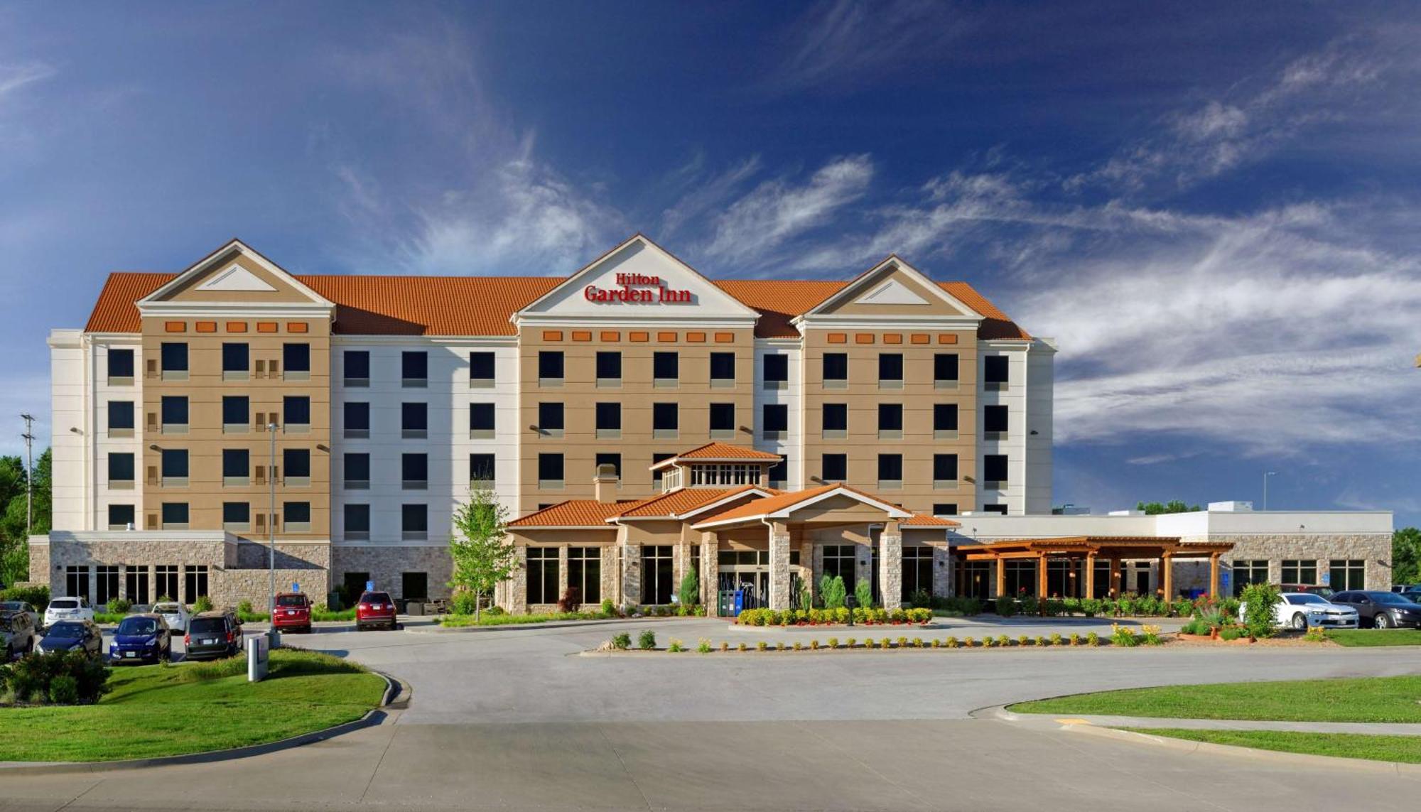 Hilton Garden Inn Springfield Exterior foto