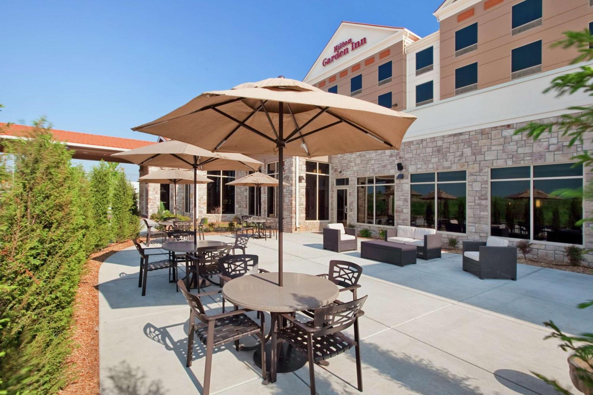 Hilton Garden Inn Springfield Exterior foto