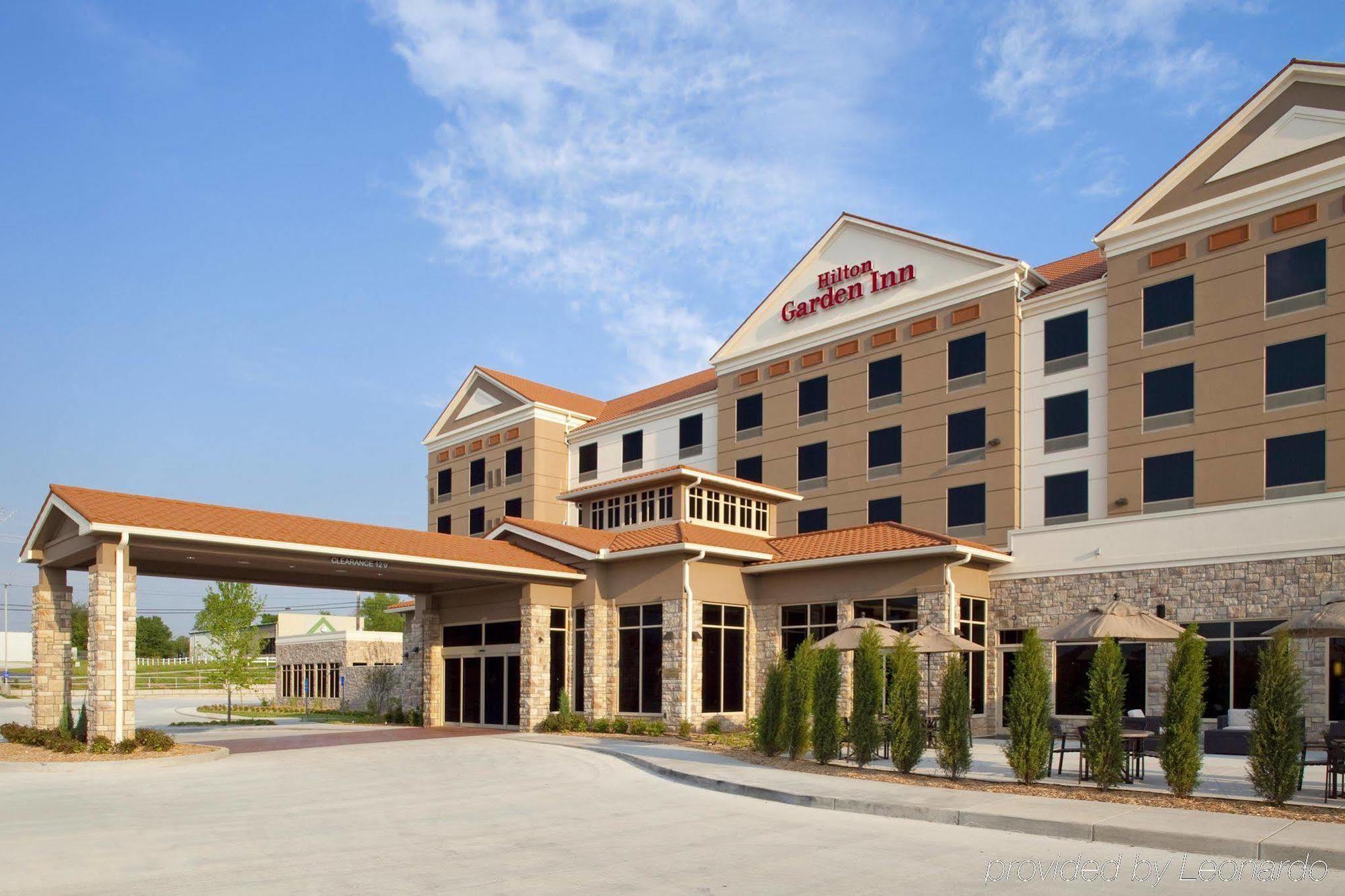 Hilton Garden Inn Springfield Exterior foto